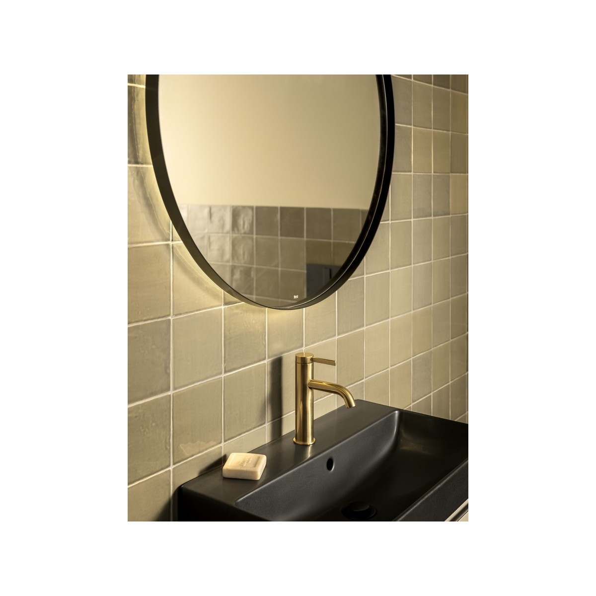Ona mitigeur de lavabo monotrou corps lisse avec vidage clic-clac pvd or brossé - ROCA A5A3A9EVA0 