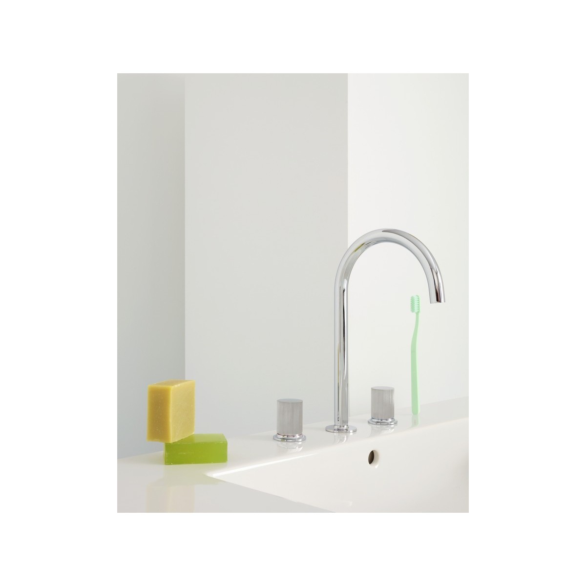 Nu mélangeur pour lavabo "l" 3 trous corps lisse poignées cannelées. chromé - ROCA A5A3E3FC00 