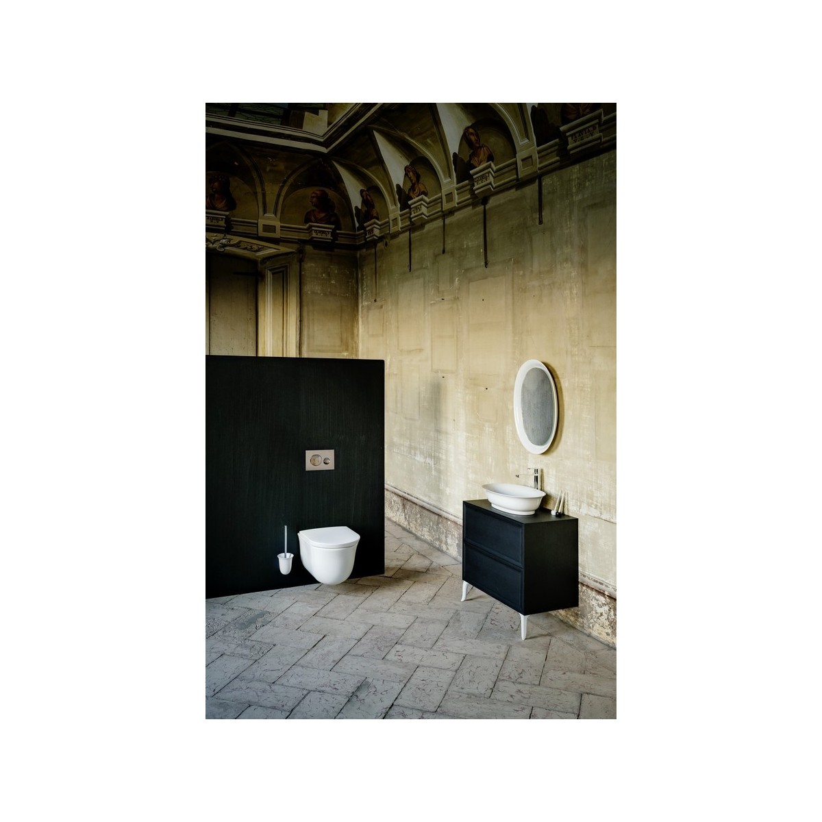 The new classic porte-balayette mural en céramique 145x95x125mm blanc - LAUFEN H8738520000001 