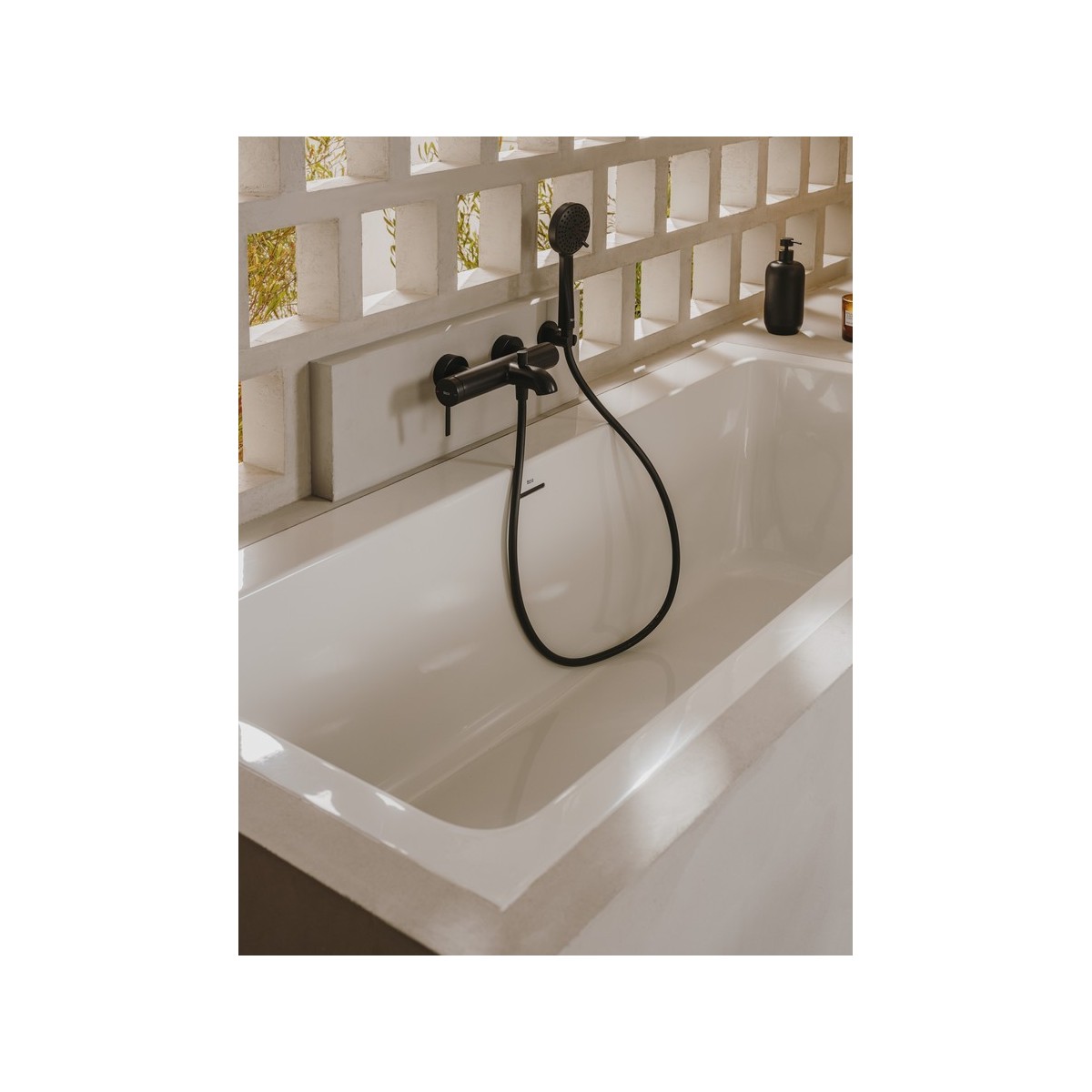 Ona mitigeur bain-douche mural avec inverseur automatique, raccords excentrés - ROCA A5A029EGM0 