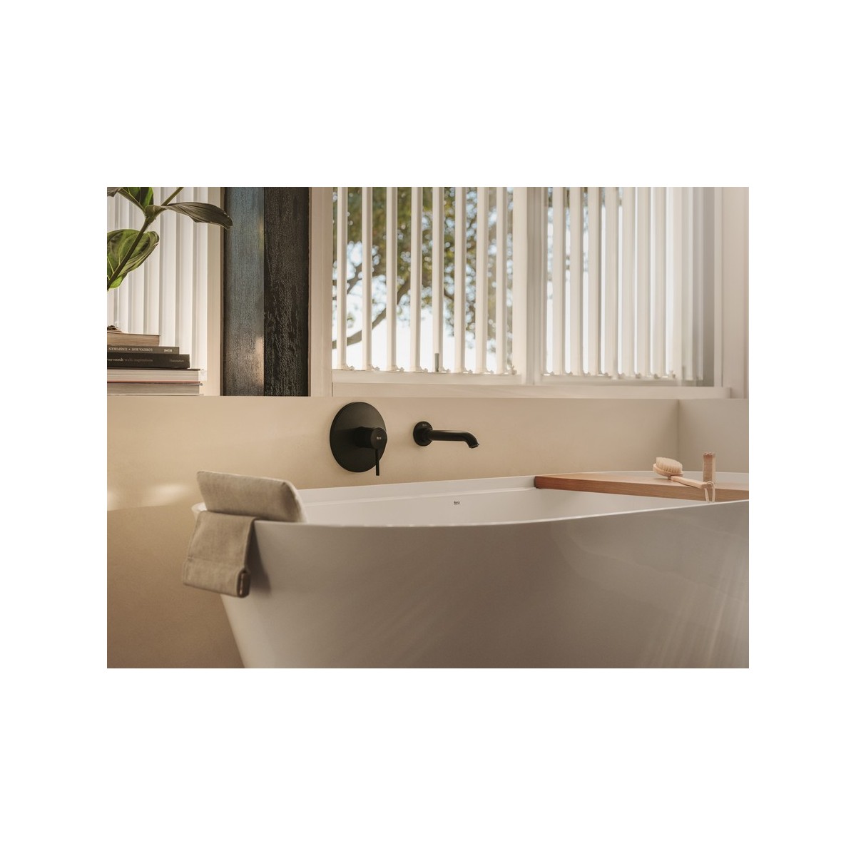 Ona mitigeur de bain ou douche à encastrer 1 voie sur rocabox blanc mat - ROCA A5A2B9EB00 