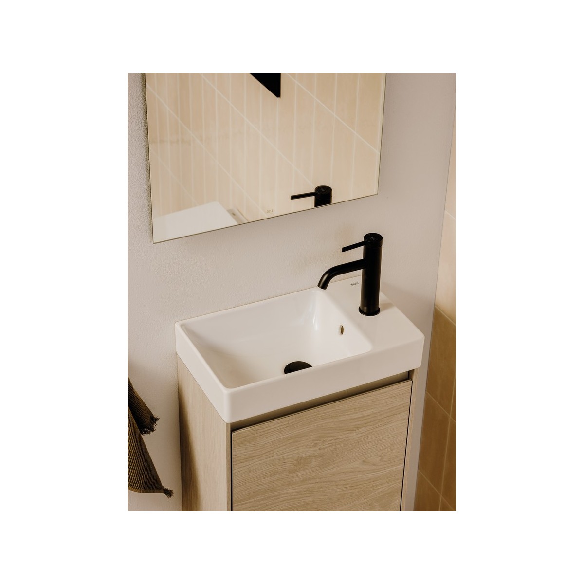 Ona mitigeur de lavabo monotrou corps lisse, vidage clic-clac graphite brossé - ROCA A5A3A9EGM0 