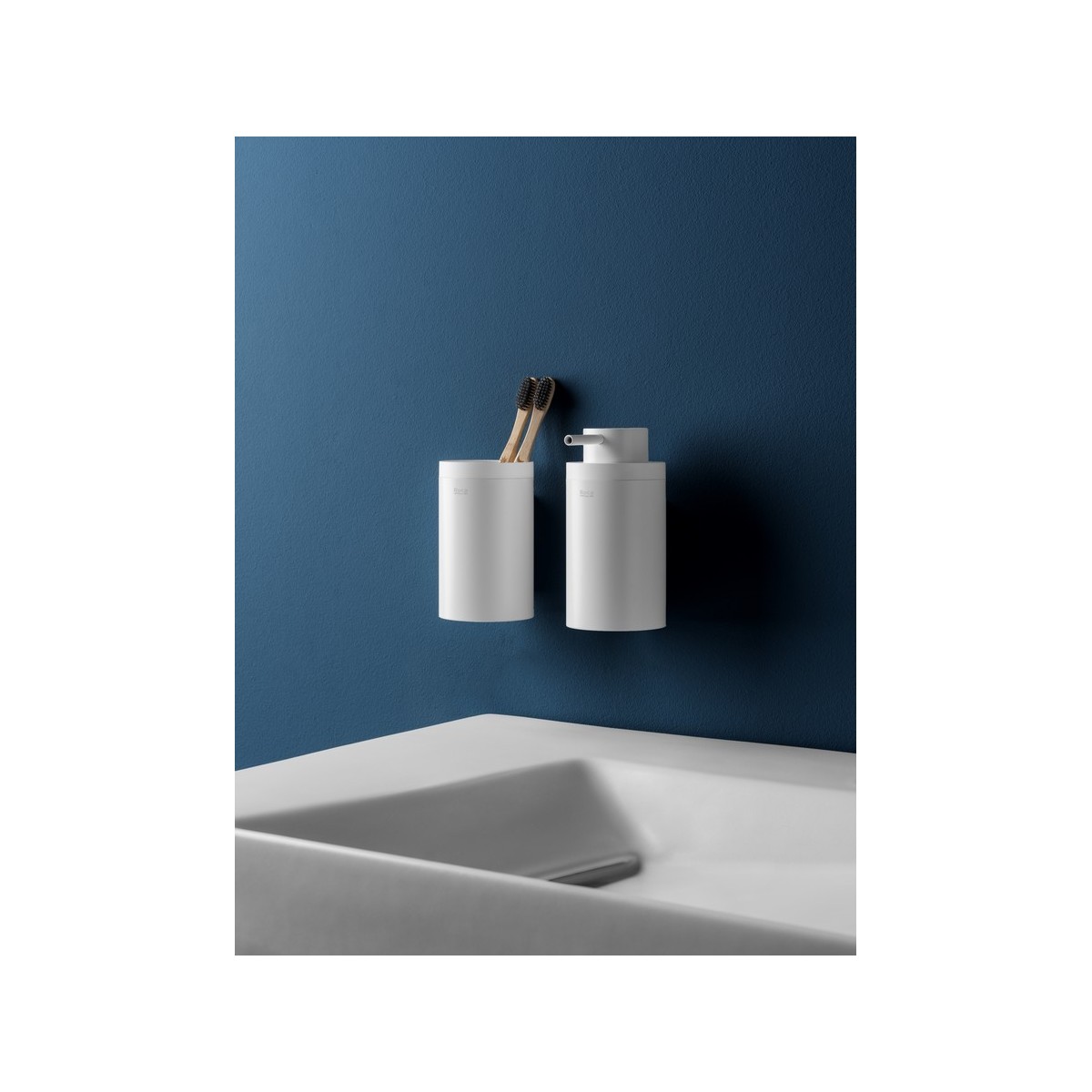 Hotels round porte-verre mural titanium black - ROCA A817595CN0 