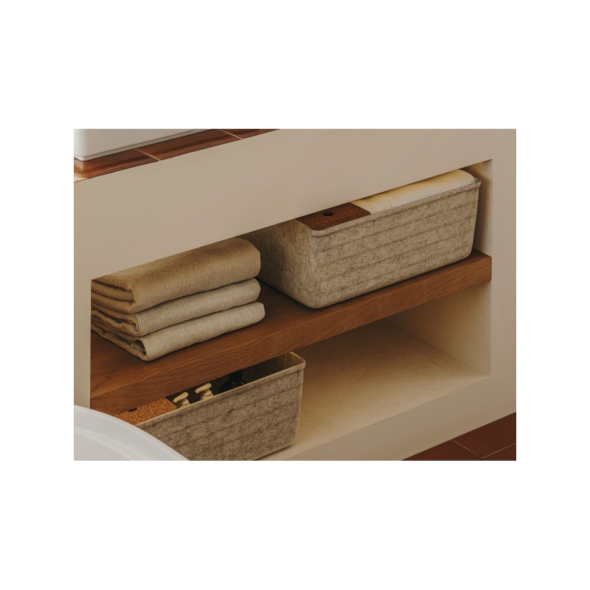 Tura grand panier en feutre recyclé avec couvercle en liège 480x335 mm - ROCA A818024N10 