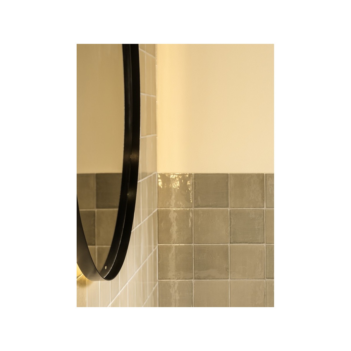 Luna miroir rond ø 800 avec cadre noir et éclairage d’ambiance led - ROCA A812426000 