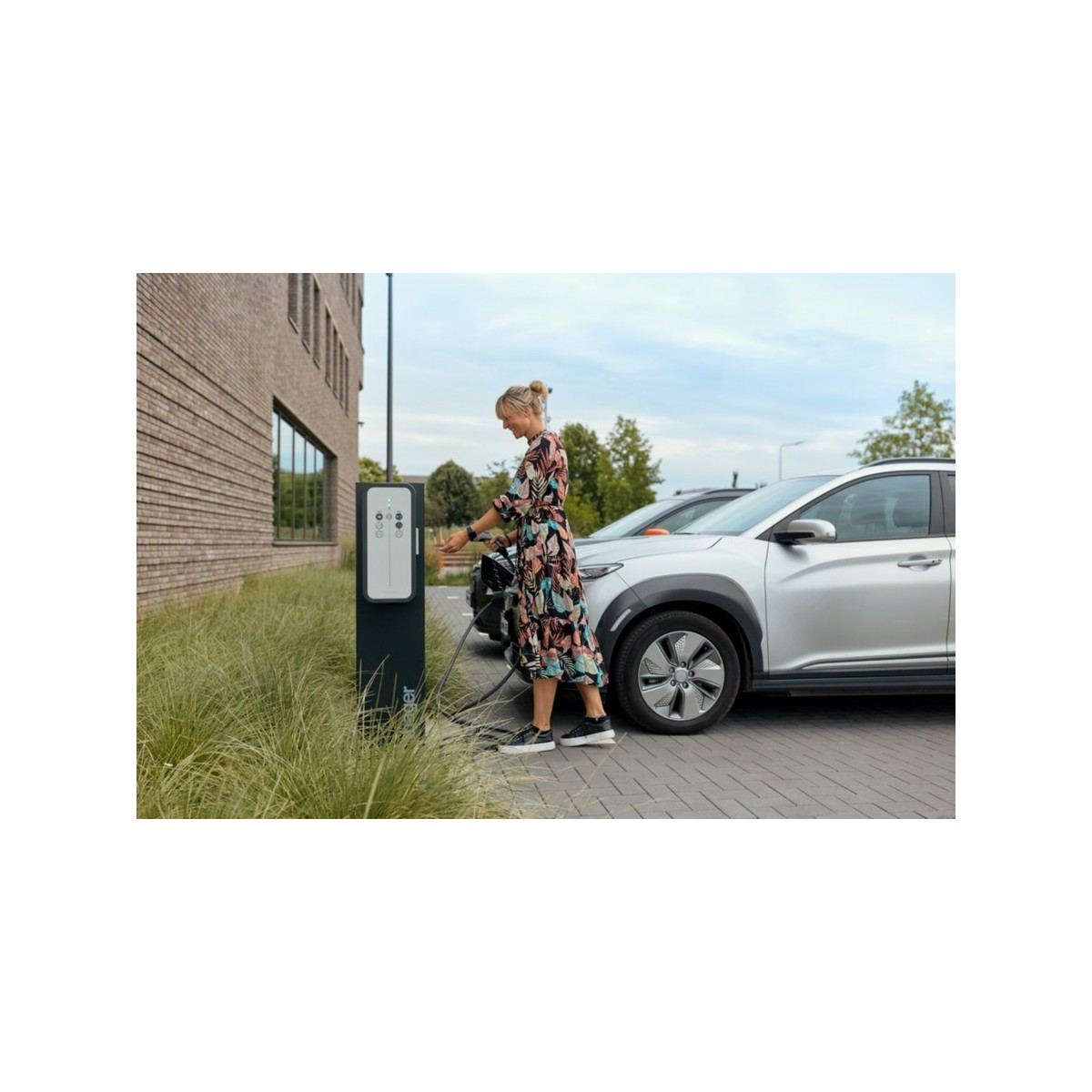 witty share borne de recharge RFID OCPP IP55 1x22kW 1P avec MID intégré - HAGER XEV1R22T2M3 