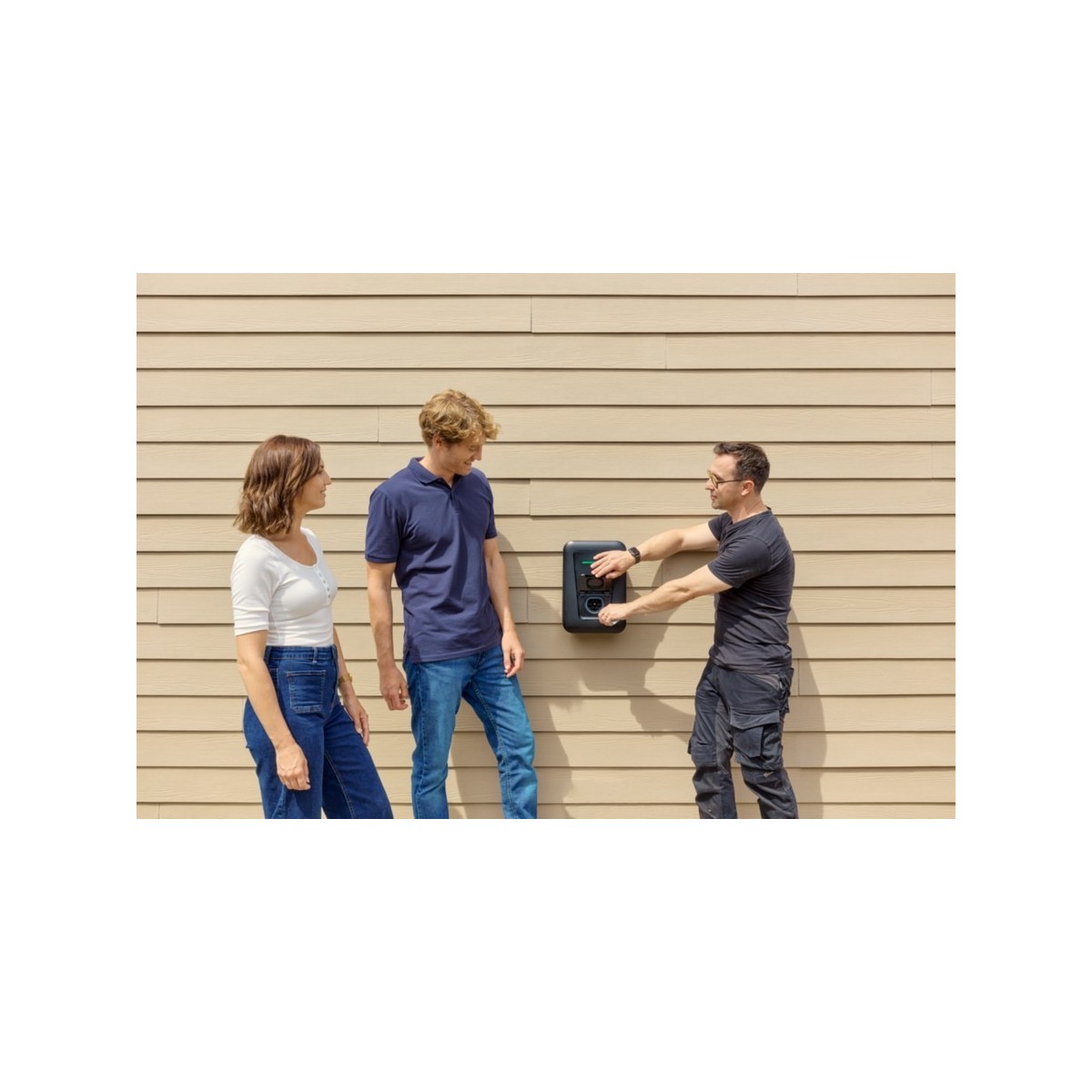 witty one borne de recharge IP55 1x7kW 1P T2+TIC+RFID+APP Bluetooth+Protections - HAGER XVR107STP 