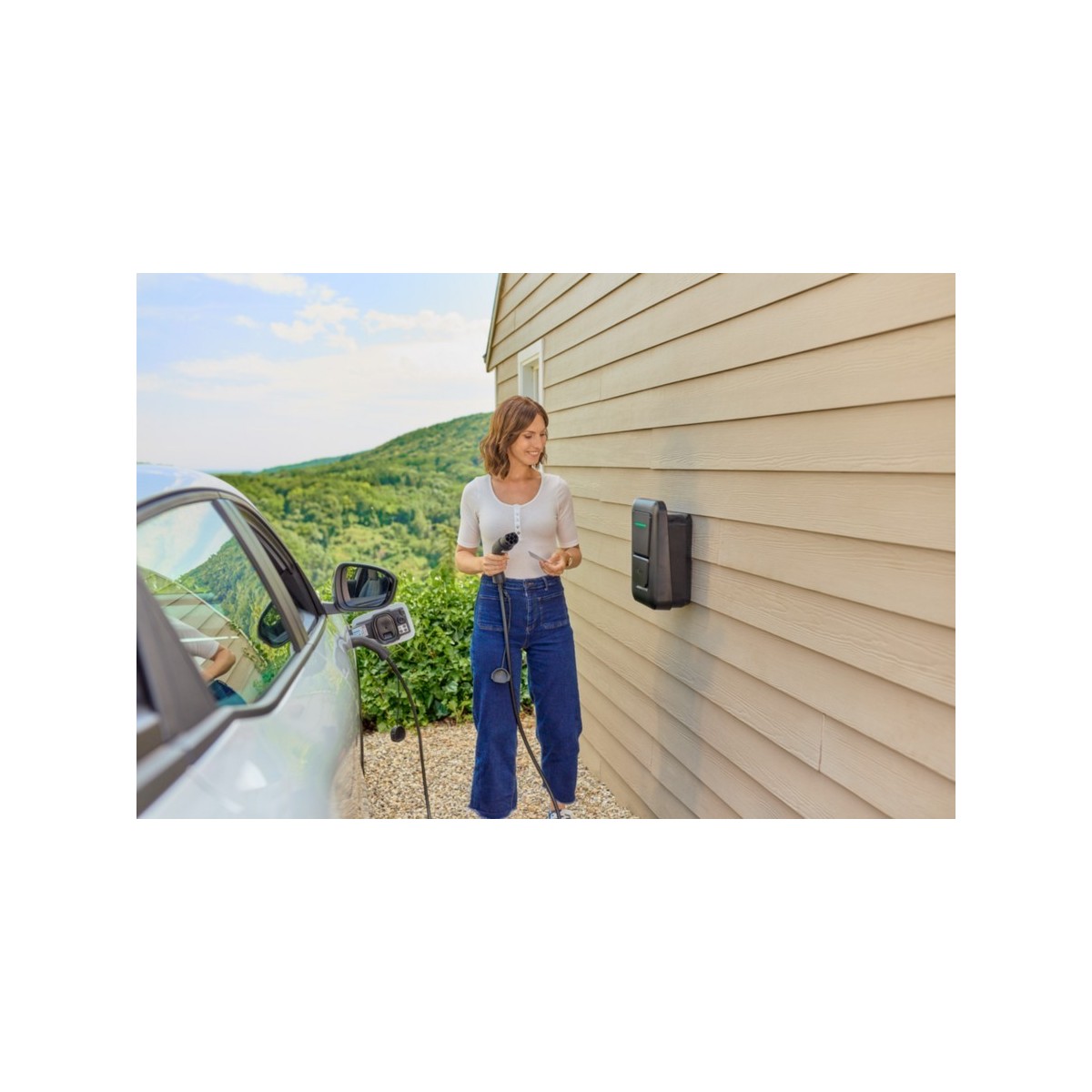 witty one borne de recharge IP55 1x7kW 1P T2+TIC+RFID+APP Bluetooth+Protections - HAGER XVR107STP 