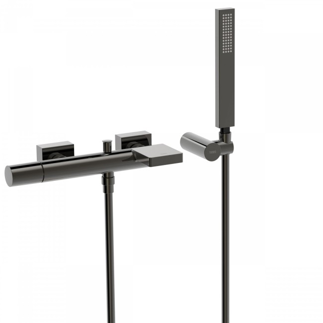 Mitigeur bain
avec cascade. Douchette à main anticalcaire avec support orientabl  - TRES 21117001KM Mitigeur bain
avec cascade. 